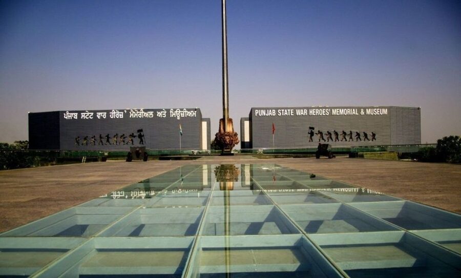 Amritsar: Small Group Sightseeing Tour with Wagah Border - Jallianwalla Bagh: where the story gets human
