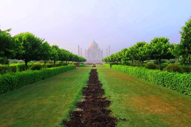 Approved Tour Guide in Agra full-day - Lunch, handicraft shops, and factory stops, without the stress