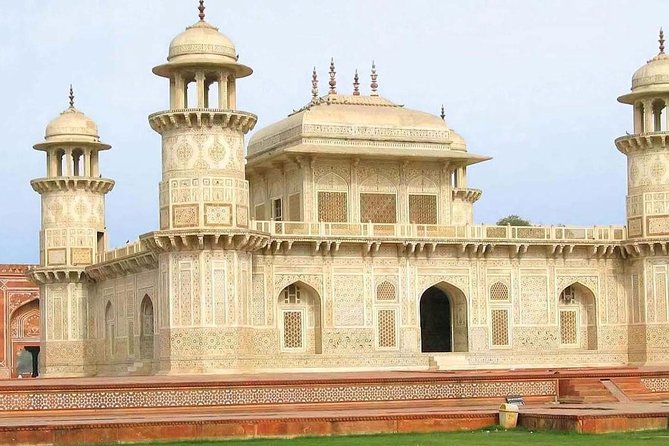 Approved Tour Guide in Agra full-day - Taj Mahal visit: timing, architecture talk, and photo angles