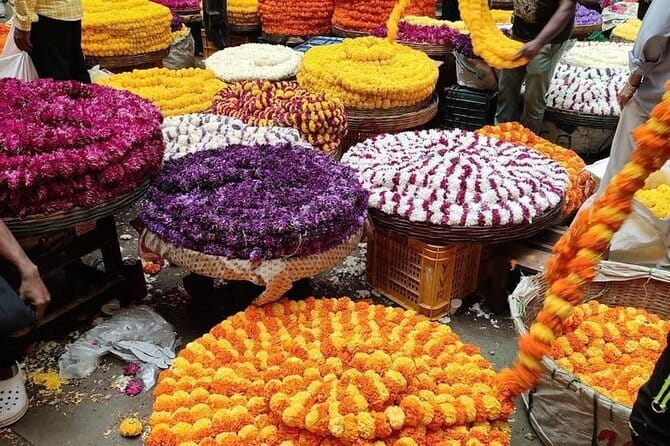 Bangalore : Evening Food Street Walk and Market Visit - The short Metro hop at 6:45: pacing your appetite the smart way