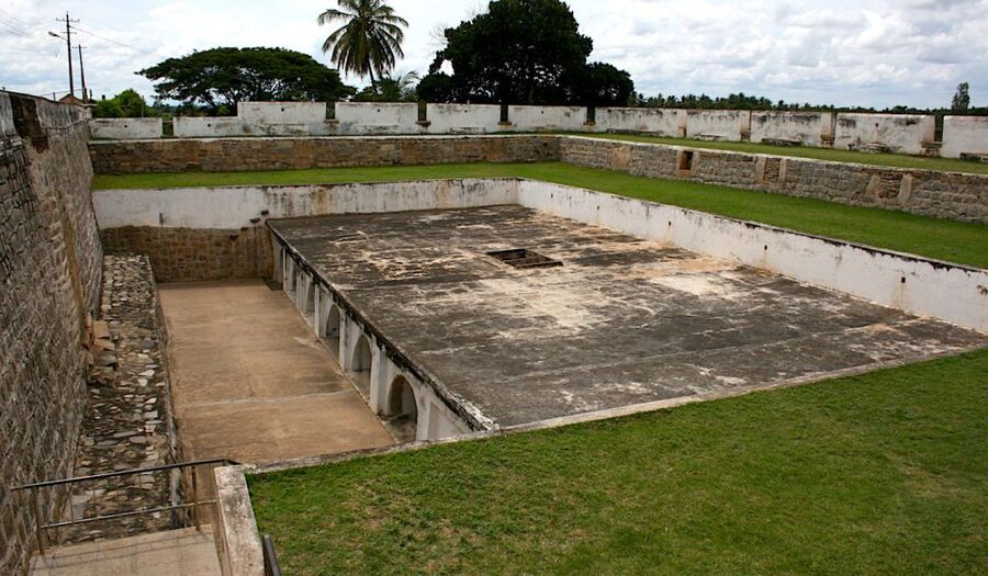 Bangalore: Mysore Tour with Lunch and Guide - Tipu Sultan’s Summer Palace and Colonel Bailey Dungeon, War History in Real Space