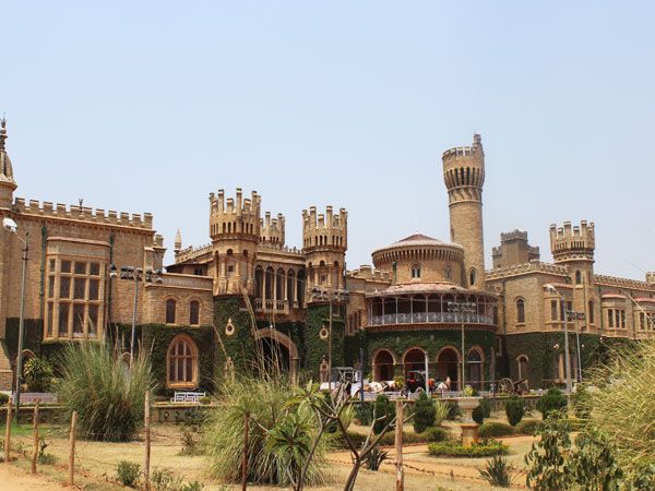 Bangalore: Private Full-Day City Tour w/ Lunch - ISKCON in neo-classical style: a calm start