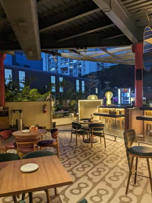 Bangalore:The Original bengaluru pub crawl - Price and drinks: what $65 really covers