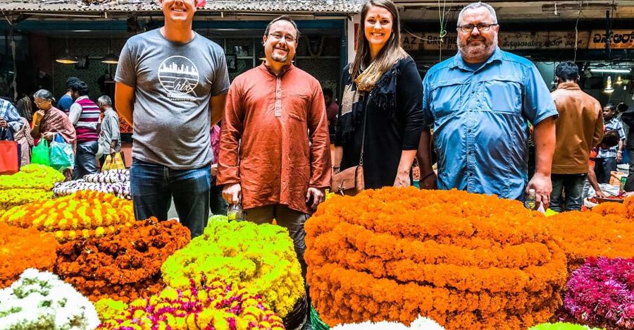 Bangalore: Walking Tour of Fort, Palaces, and Market - Starting at State Bank of India and Getting Oriented Fast
