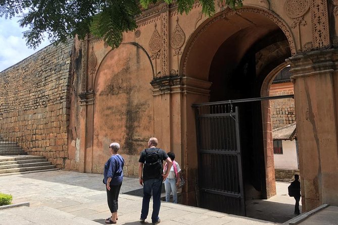 Bengaluru by Tuk Tuk - Tipu Sultan’s Summer Palace and Bangalore Fort, Colonial Clues in Stone