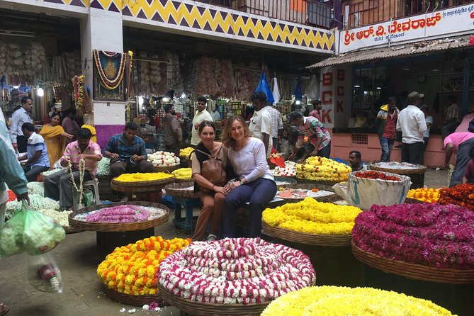 Bengaluru Pete City Market Half-Day Walking Tour - Tipu Sultan’s Summer Palace, Indo-Islamic details in an easy start