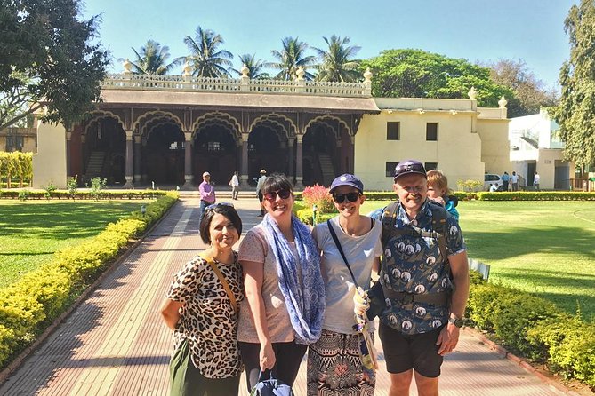 Bengaluru Pete City Market Half-Day Walking Tour - Silk weaving and jewelry workshops: the craft part most tours skip