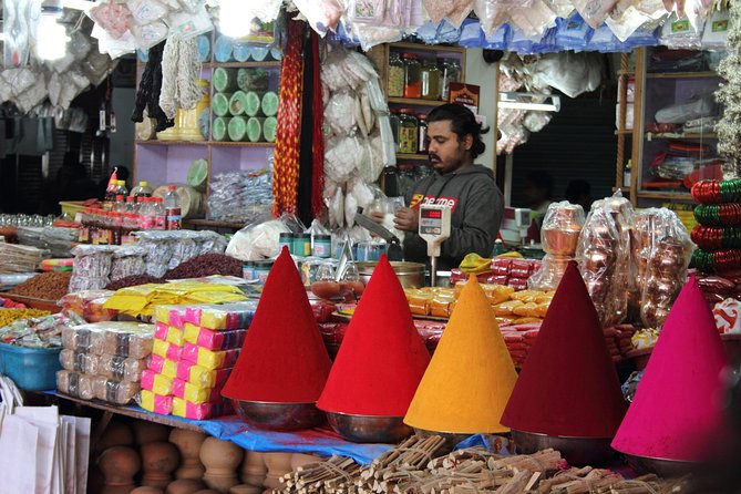 Bengaluru Pete City Market Half-Day Walking Tour - Bangalore Fort stop: a quick stronghold story with real structure