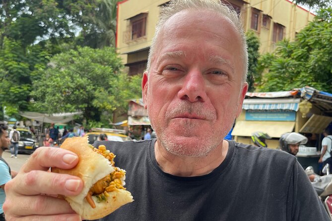 BEST Mumbai's Street Food-Evening Tour - Getting started at Churchgate: a smooth meeting point
