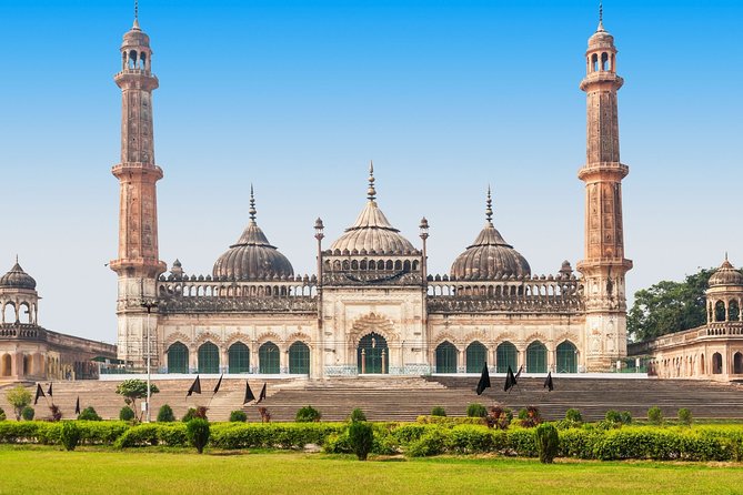 Best of Lucknow (Guided Halfday Sightseeing Tour by Car) - How the tour handles markets and local culture