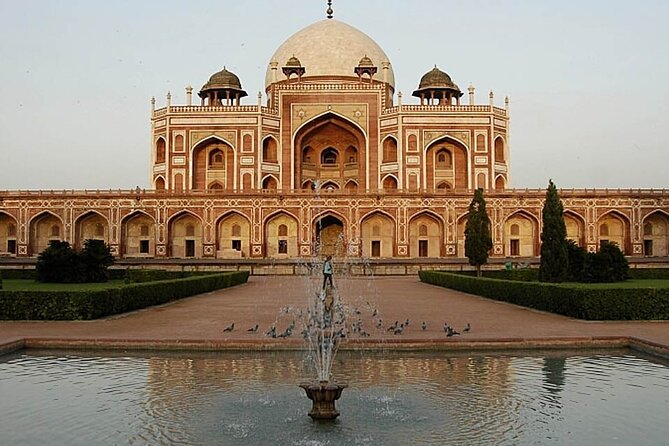 Best-Selling Private Taj Mahal & Agra Fort Day Trip from Delhi - Lunch at DoubleTree by Hilton Agra: convenience and options