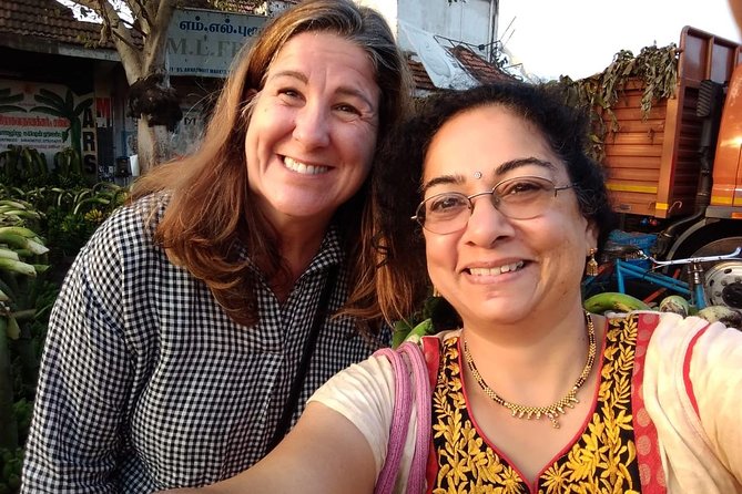 Big Fat Indian Wedding, shopping & bazaar walking tour in Chennai - North Usman Road: Silk Sarees, Gold Jewelry, and Stainless Steel Essentials