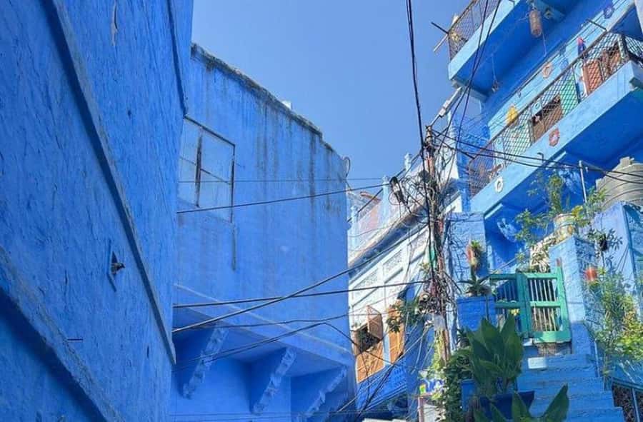 Blue City Heritage Walking Tour With Pick Up & Drop Off - The 2-hour loop, paced for photos and questions