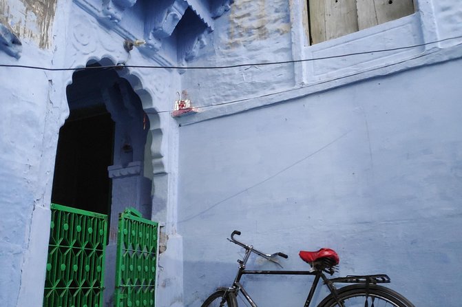 Blue city Tours in Jodhpur - Stop 1: Toorji Ka Jhalra Step Well, the Blue City Anchor