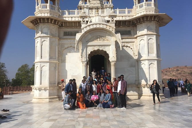 Bluecity tour by Mansingh - Meeting at 8:00 am, with pickup and a mobile ticket