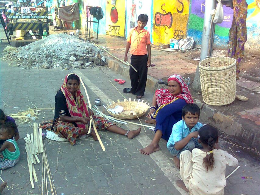 Bollywood tour with Slum Tour & Dance show - Walking Dharavi: how the tour changes the conversation