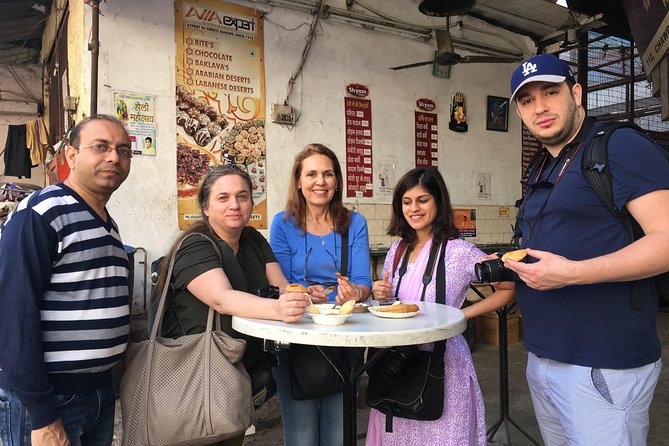 Breakfast Walk in Old Delhi - How the guide helps you eat well and stay on track