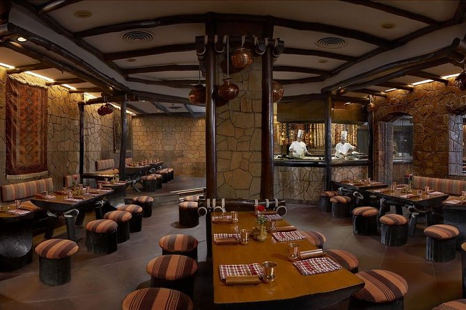 Bukhara: a Unique Indian Food Experience at ITC Maurya - Getting picked up at 6 pm, and how the timing usually feels