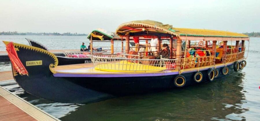 Cochin : Alleppey/Alappuzha Backwater Canoe (Shikara) Cruise - Boarding at Aleppey: Simple, Friendly, and On Schedule