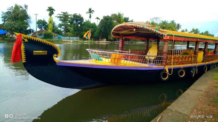 Cochin : Alleppey/Alappuzha Backwater Canoe (Shikara) Cruise - Who This Shikara Cruise Fits Best
