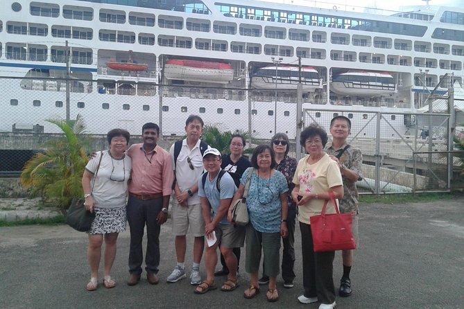 Cochin Private guided Tuk Tuk tours with pick up from cruise ships - Paradesi Synagogue and Jew Town: a focused slice of living community