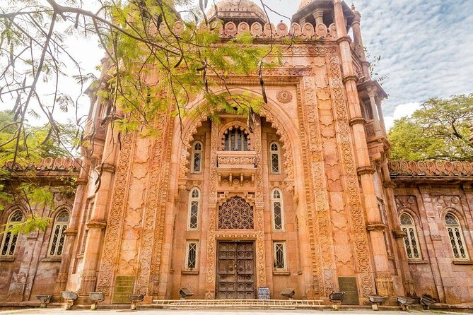 Colonial Charm & Cultural Treasures Chennai Sightseeing Tour - Fort St George orientation: the English fortress that changed Chennai