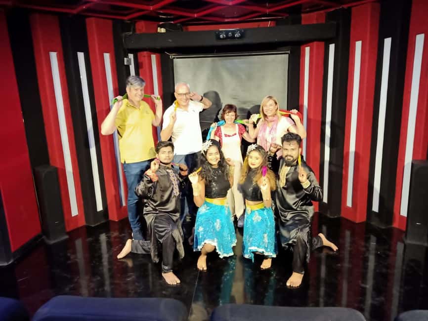 Combo of City and Bollywood Tour - Dressing Up Like a Bollywood Star, Then Dubbing a Song