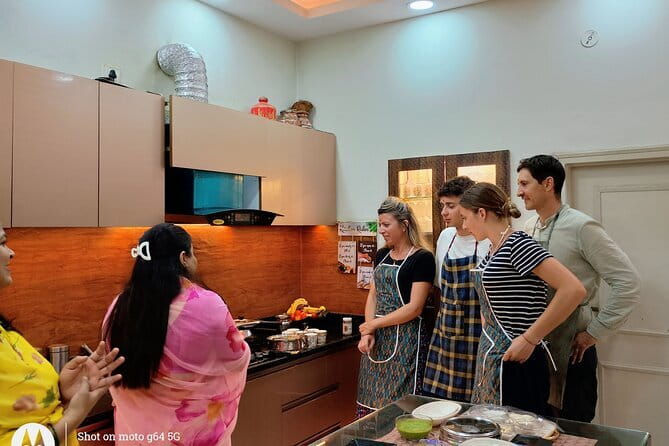 Cooking Class with Indian Family in Jaipur (Pickup & Drop Free) - Why a Jaipur Home Kitchen Beats a Cooking Studio