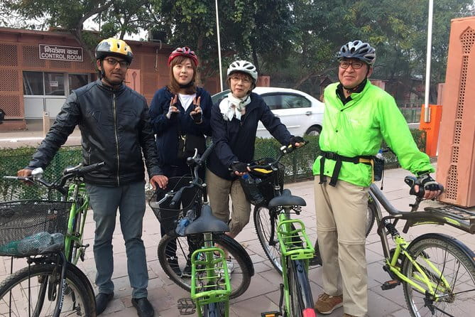 Countryside Bicycle Tour - Snacks, coffee or tea, and small comforts that matter