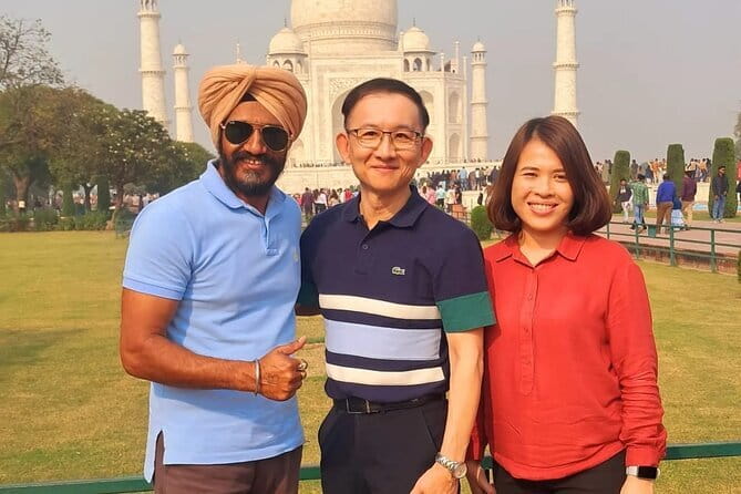 Day Trip to Taj Mahal, Agra Fort and Baby Taj from Delhi by Car - Agra Fort with two hours: using the schedule for views and history