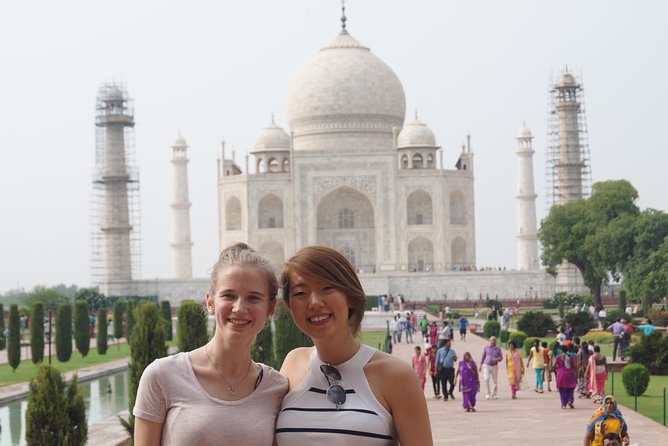 Day Trip to Taj Mahal from Delhi by Private Car - Comfort on the Road: Car, Water, Juice, and Snacks