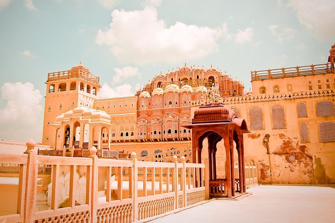 Delhi Agra Jaipur Tour -''Oberoi Special for 5 Nights - Solo travel and female-friendly care