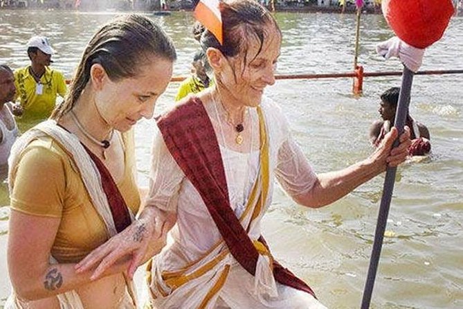Delhi Agra Jaipur & Varanasi Tour – Taj Mahal & Ganga Aarti - The Jaipur transfer and Amber Fort, plus a break at Jal Mahal