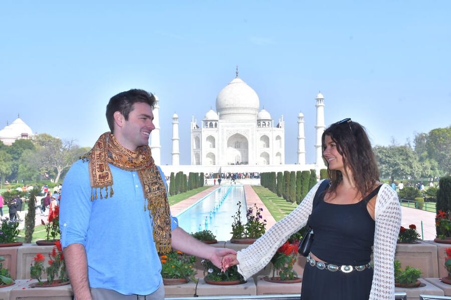 Delhi: Airport to Airport Layover Taj Mahal City Tour By Car - Guides, Languages, and Photo-Friendly Energy