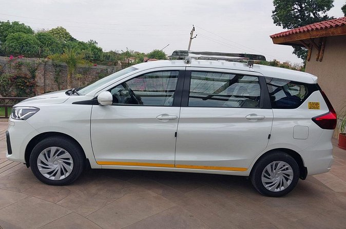 Delhi Airport Transfer – Pickup and Drop-Off (Choose One or Both) - The ride itself: what 30 minutes to 1 hour really means