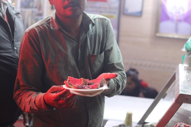 Delhi Culinary Evolution Tour: Old + New Delhi Food all inclusive - Getting around on foot, staying comfortable, and what to wear
