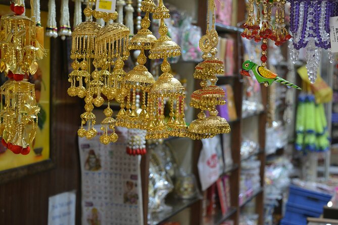 Delhi : Customized Half or Full Day Delhi Shopping Tour - Price and Logistics: How $33 Adds Up in Real Life