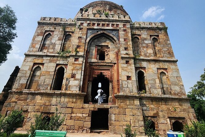 Delhi: Evening City Tour Of Delhi All Inclusive - Lodhi Gardens: a shaded walk through tombs and Mughal-era details