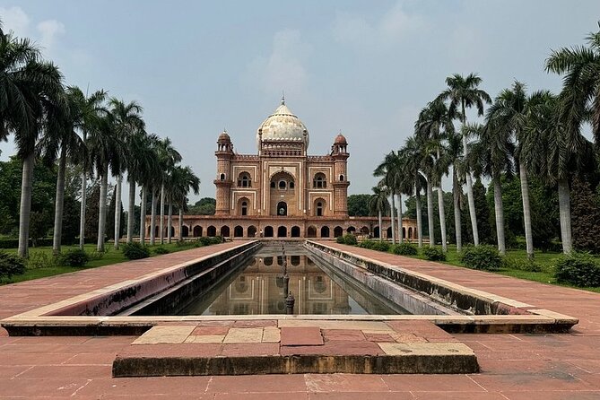 Delhi: Evening City Tour Of Delhi All Inclusive - The guides make or break a short tour