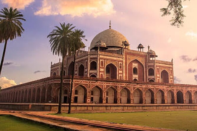 Delhi: Private Guided Full-Day Tour of New Delhi And Old Delhi - Old Delhi route: Jama Masjid and the spice market rhythm