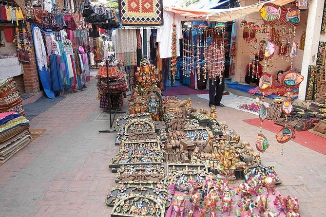 Delhi: Private Half-Day Guided Shopping Tour with Transfer - Connaught Place: polished shopping and easy orientation