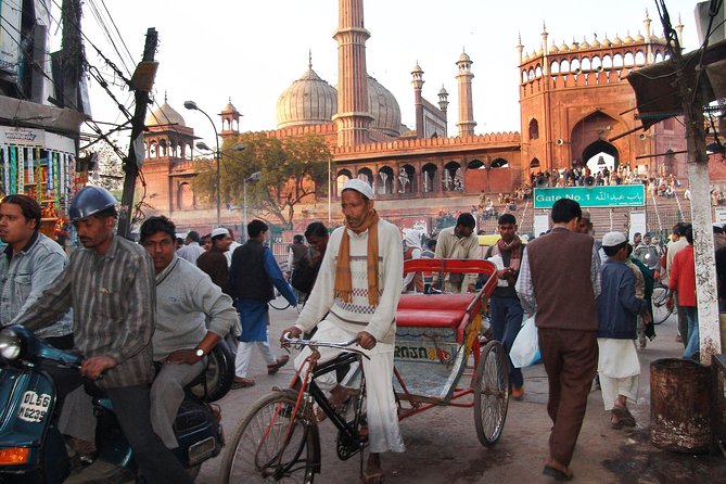 Delhi's Arts, Dance, Music, History, Food and Heritage Tour - Meeting at Chawri Bazaar and the easy start to the maze