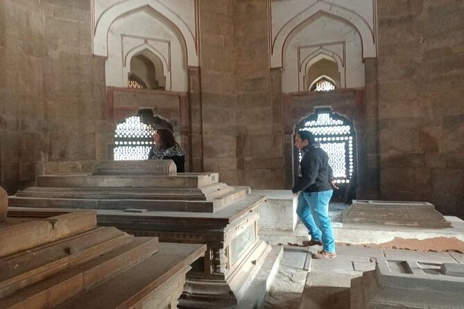 Delhi Sightseeing Tour: Top Monuments & City Highlights - Qutub Minar UNESCO stop: scale, story, and ticket planning