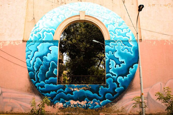 Delhi Street Art Tour - Group size and guide style: small enough to ask, structured enough to follow