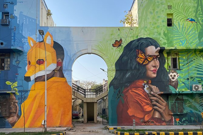 Delhi Street Art Walk in Lodhi Art District with Chai & Food - Practical India help: bargaining tips, safety reminders, and Hindi basics