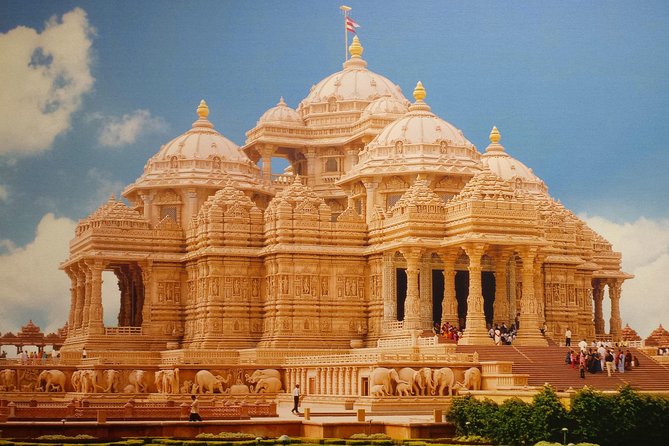 Delhi: Visits to Swaminarayan Akshardham with guide & transfers - Temple rules that affect what you bring (and how you pack)