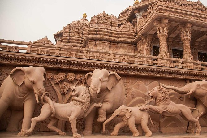Delhi: Visits to Swaminarayan Akshardham with guide & transfers - Light and water show timing, plus the best choice for your evening