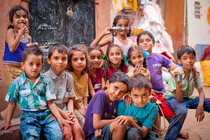 Dharavi Tour Including Car Transfer - The car transfer that keeps your day from getting messy