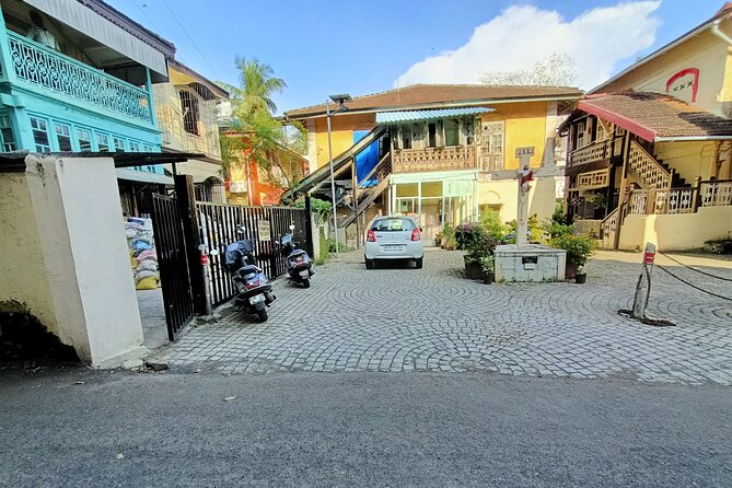 Discover the Hidden Gems of Bandra on an Engaging Walking Tour - Why Bandra West Works Best as a Walking Tour