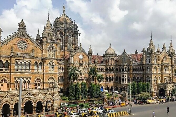 Evening Mumbai by Foot Street Food and Heritage - Stop 2: the Fort food tasting crawl and Leopold Cafe